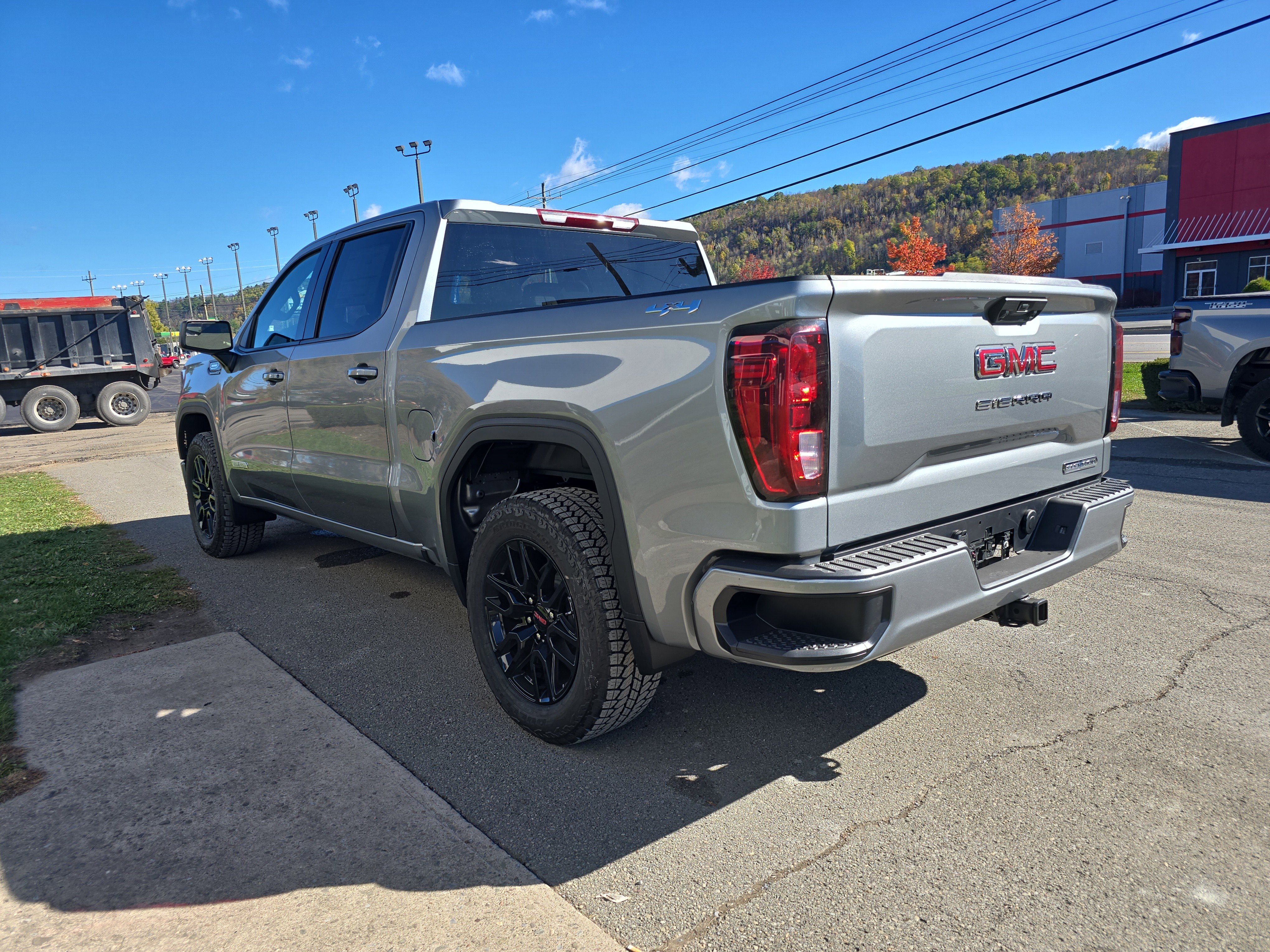 New 2026 GMC Sierra 1500 Elevation image 6