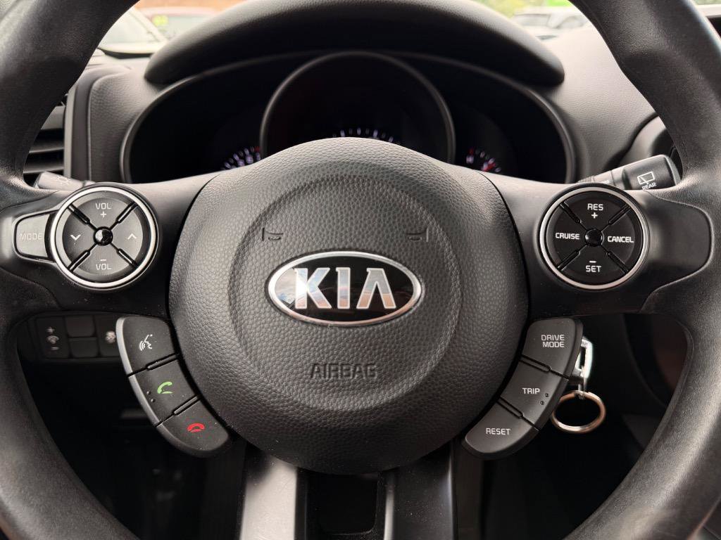 Used 2019 Kia Soul + FWD image 11