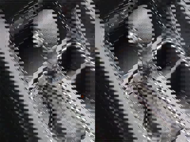 Used 2022 Kia Telluride LX image 35