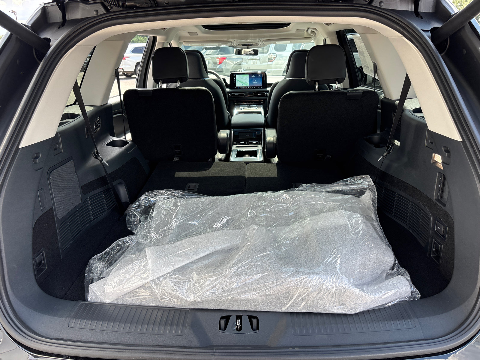 New 2026 Lincoln Aviator Reserve AWD/4WD image 9