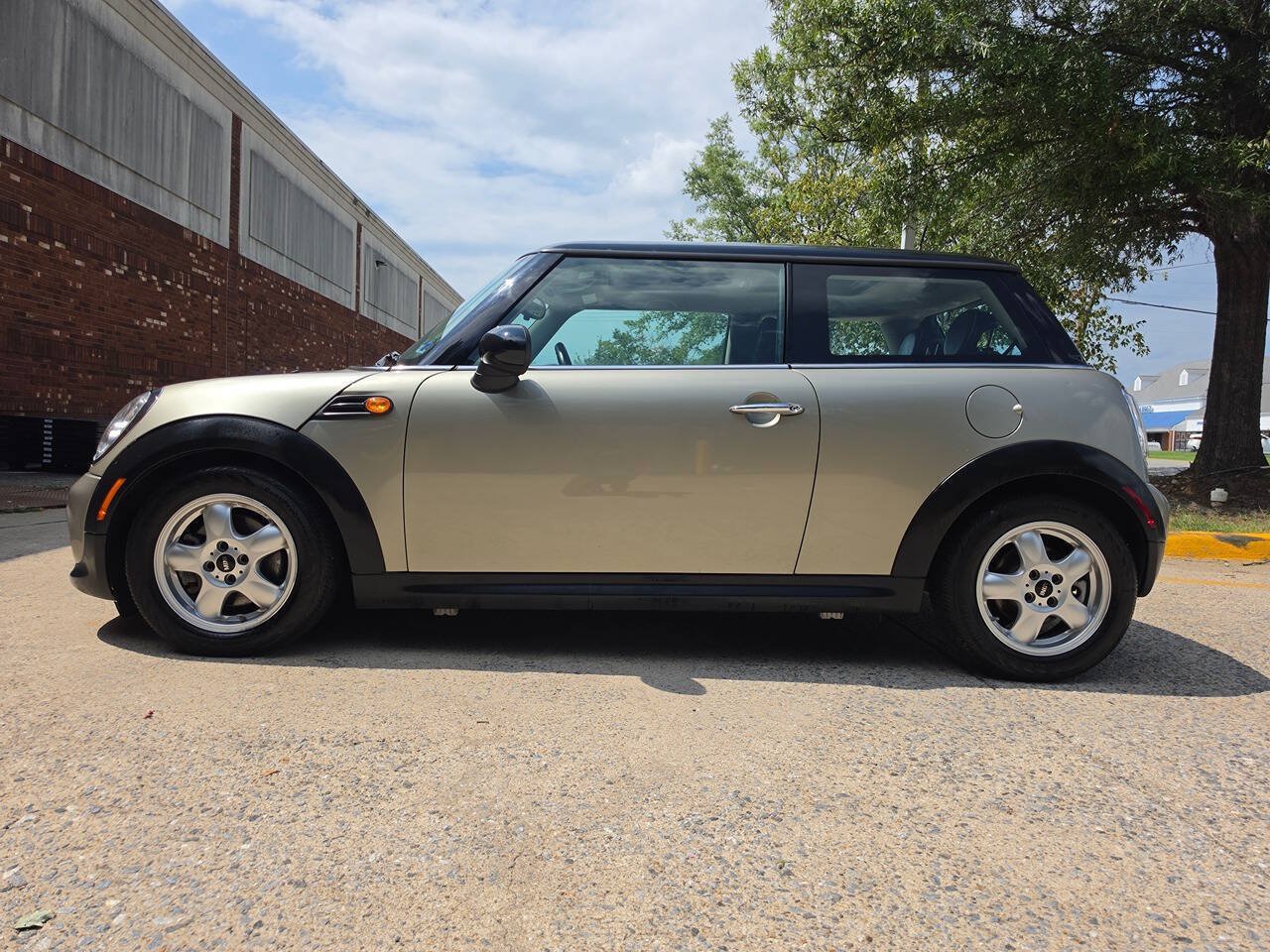 Used 2011 MINI Cooper Hardtop FWD image 4