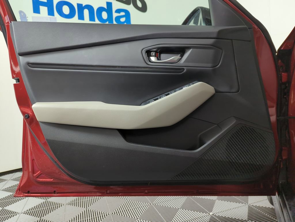 Certified 2025 Honda Accord SE image 9