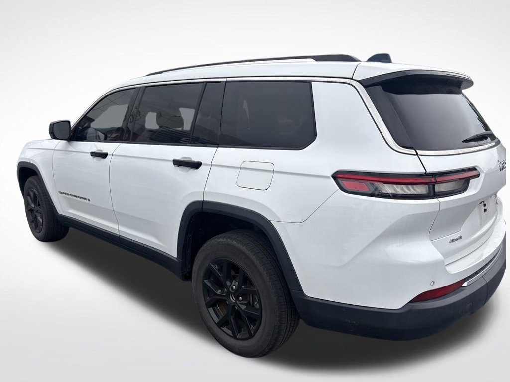 Used 2023 Jeep Grand Cherokee L Limited AWD/4WD image 4