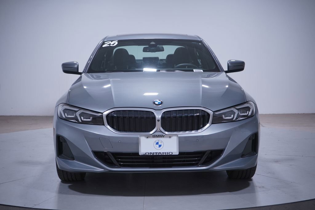 Used 2025 BMW 330i xDrive Sedan image 4