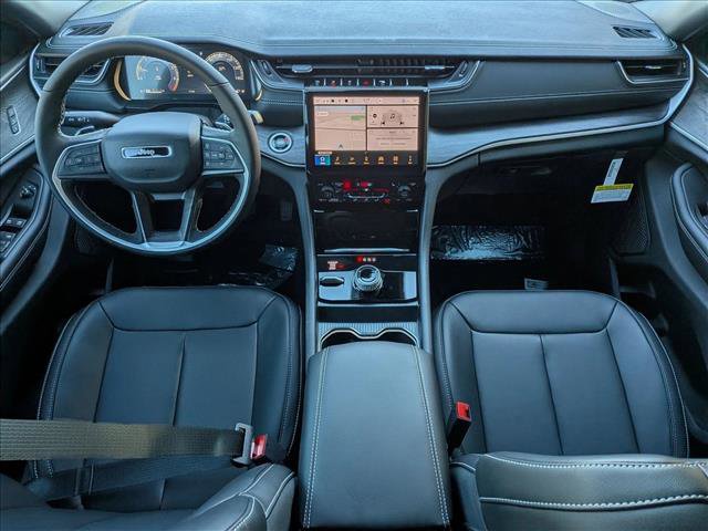 New 2025 Jeep Grand Cherokee Limited w/ Black Appearance Package image 15