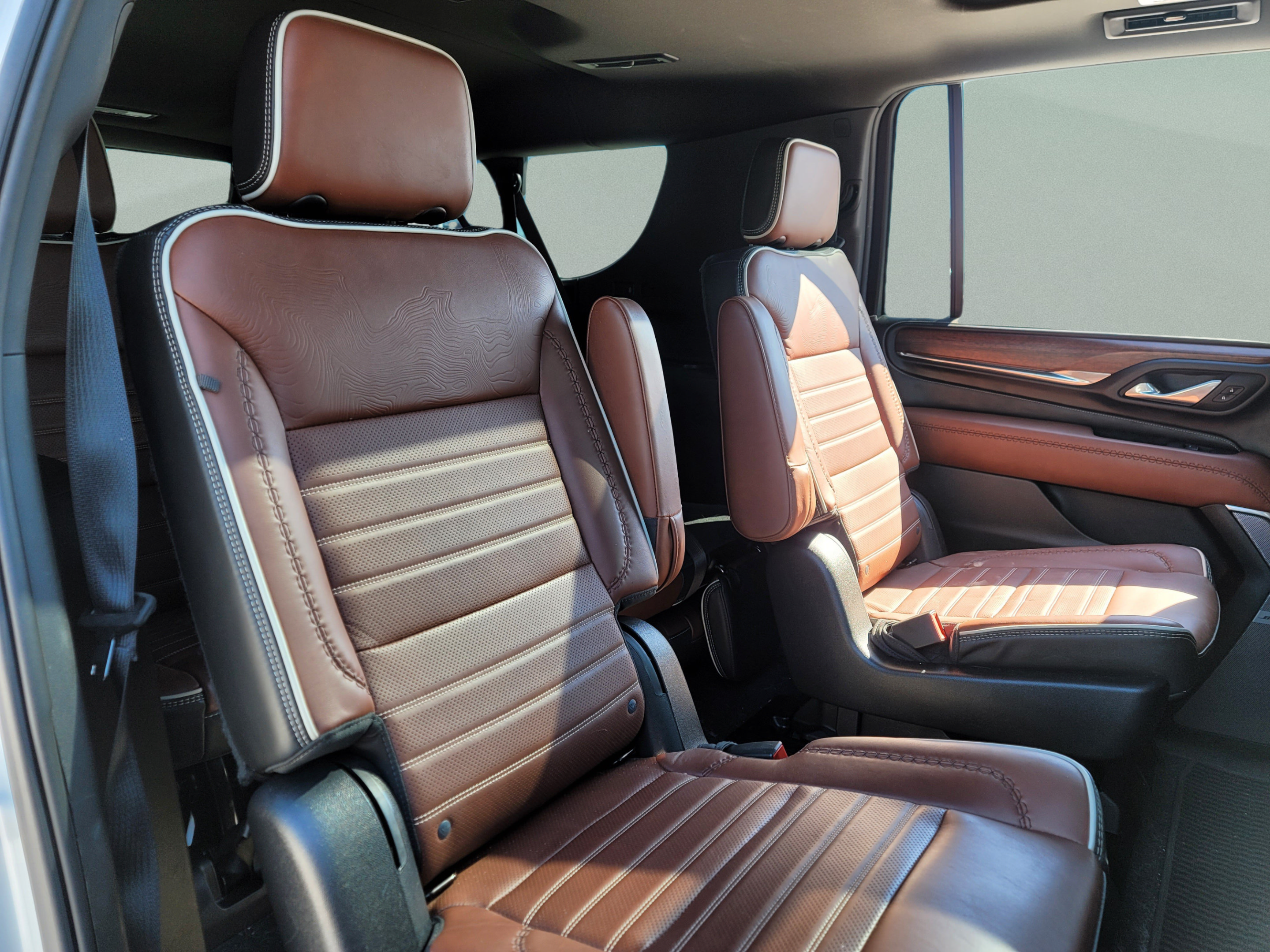 Used 2023 GMC Yukon XL Denali Ultimate AWD/4WD image 24