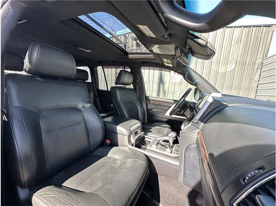 Used 2021 Toyota Land Cruiser Heritage Edition image 4