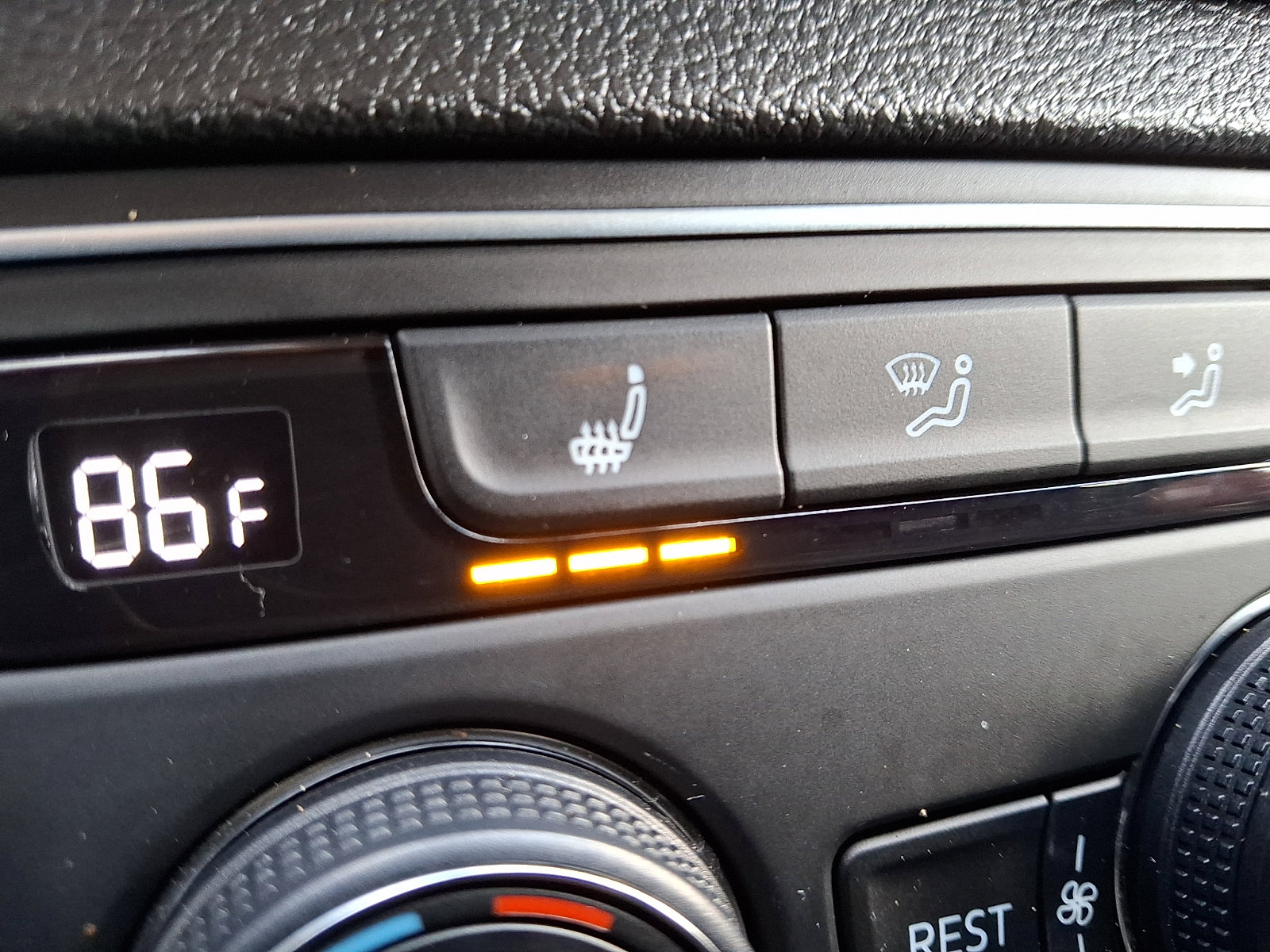 Used 2018 Volkswagen Atlas SE image 23