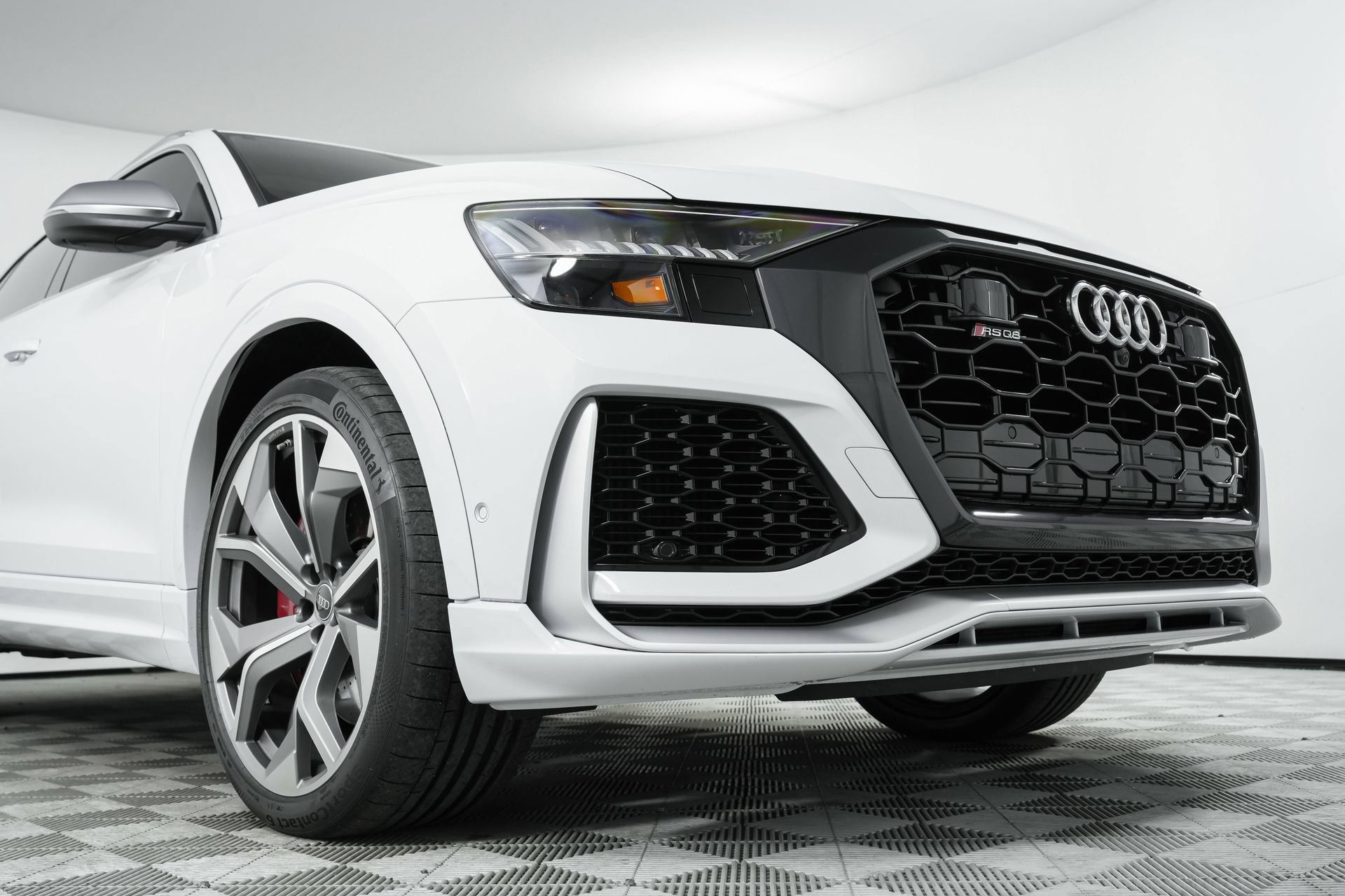 Used 2024 Audi RS Q8 AWD/4WD image 45
