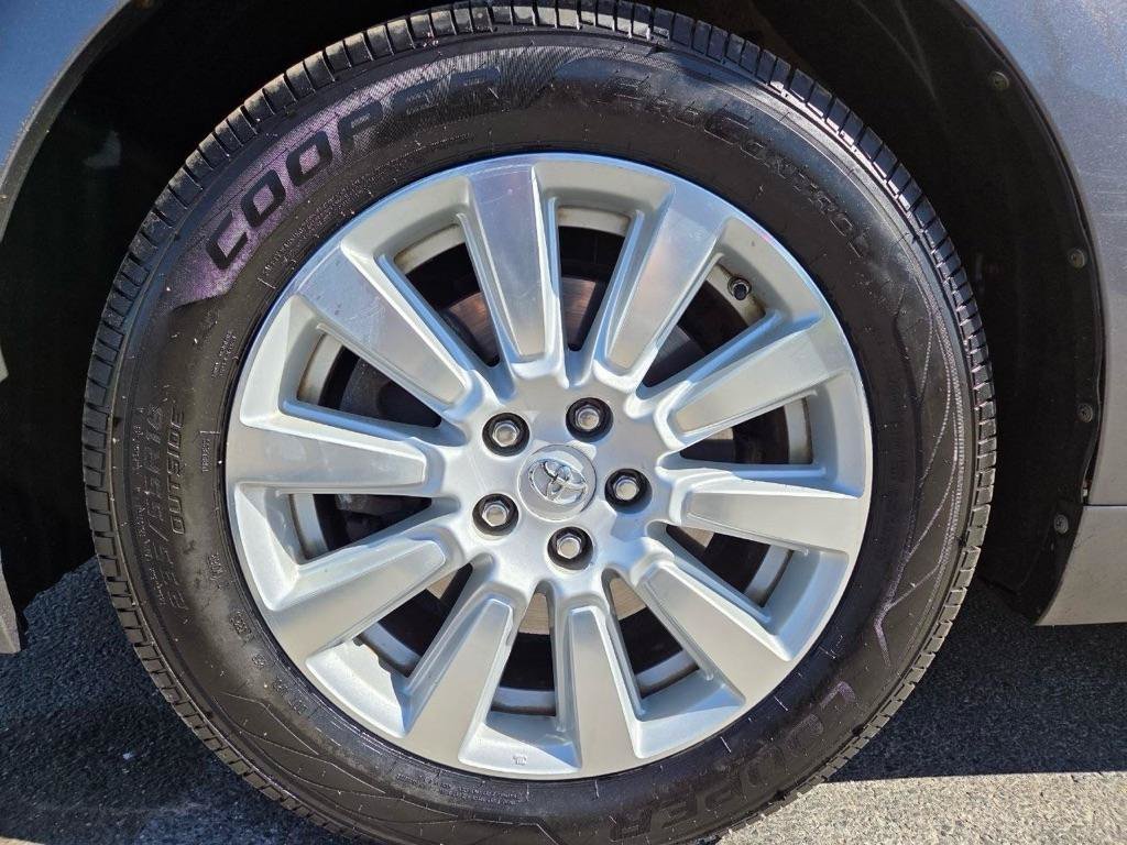 Used 2017 Toyota Sienna XLE w/ XLE Navigation Package AWD/4WD image 36