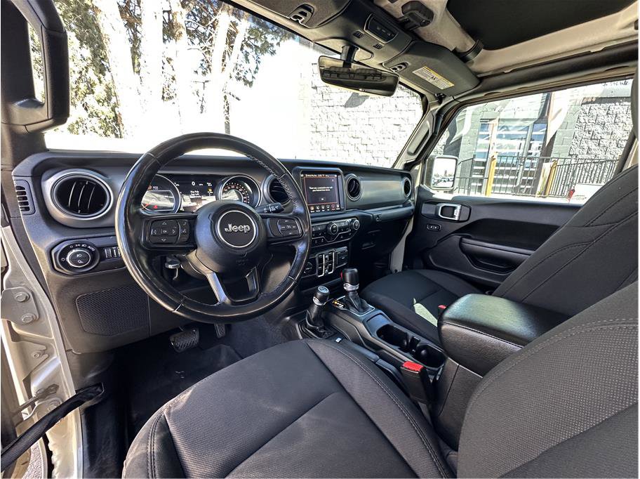 Used 2022 Jeep Gladiator Sport image 2