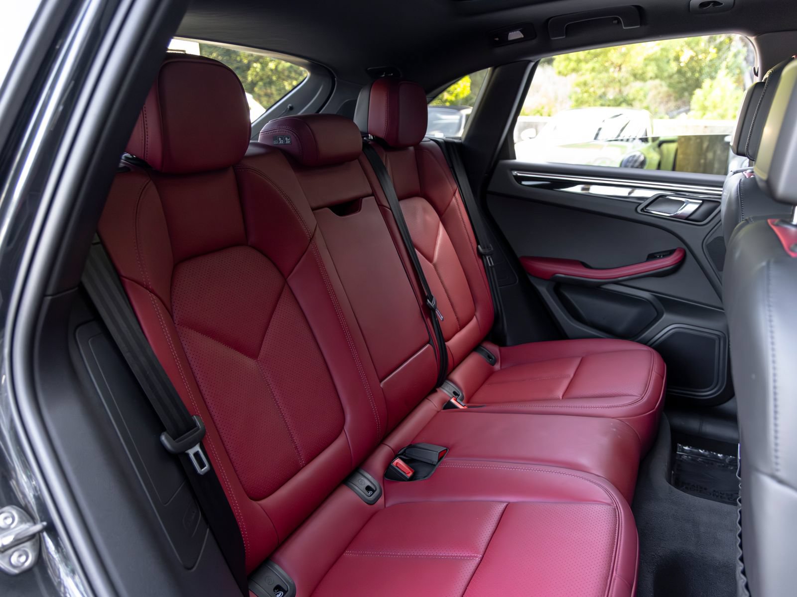 Certified 2023 Porsche Macan AWD/4WD image 50