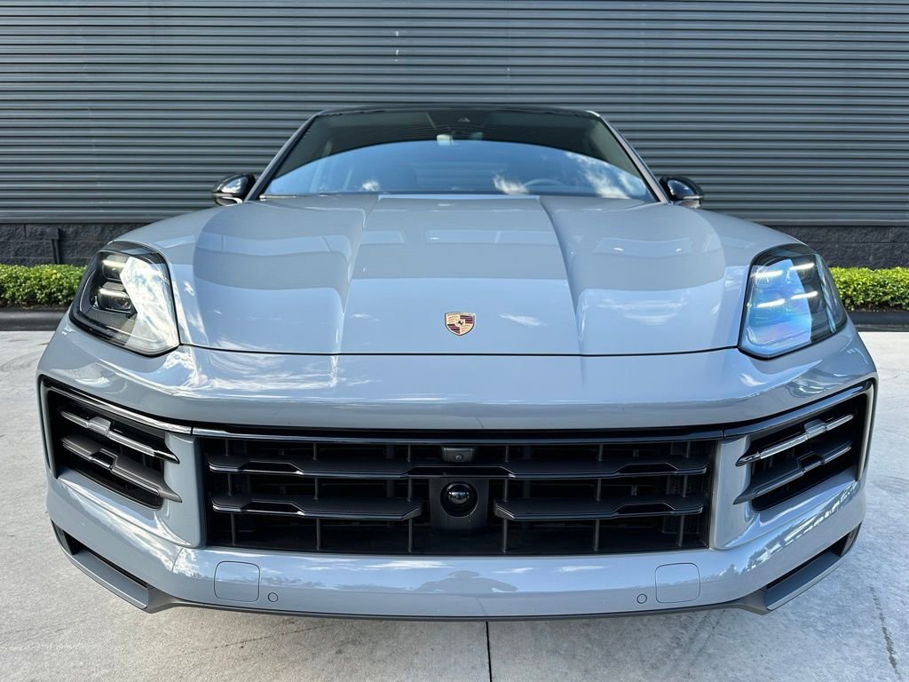 Used 2025 Porsche Cayenne S image 8