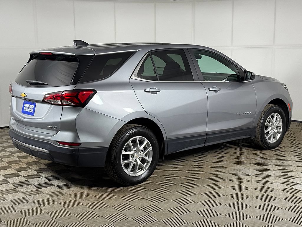 Used 2023 Chevrolet Equinox LT AWD/4WD image 10