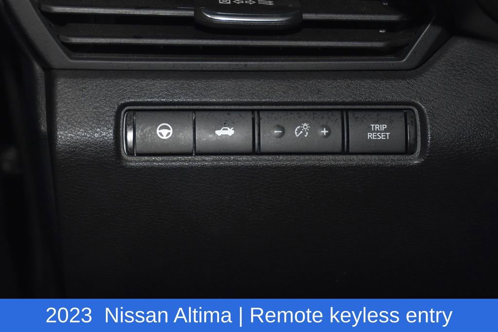 Used 2023 Nissan Altima 2.5 SV w/ SV Premium Package image 9
