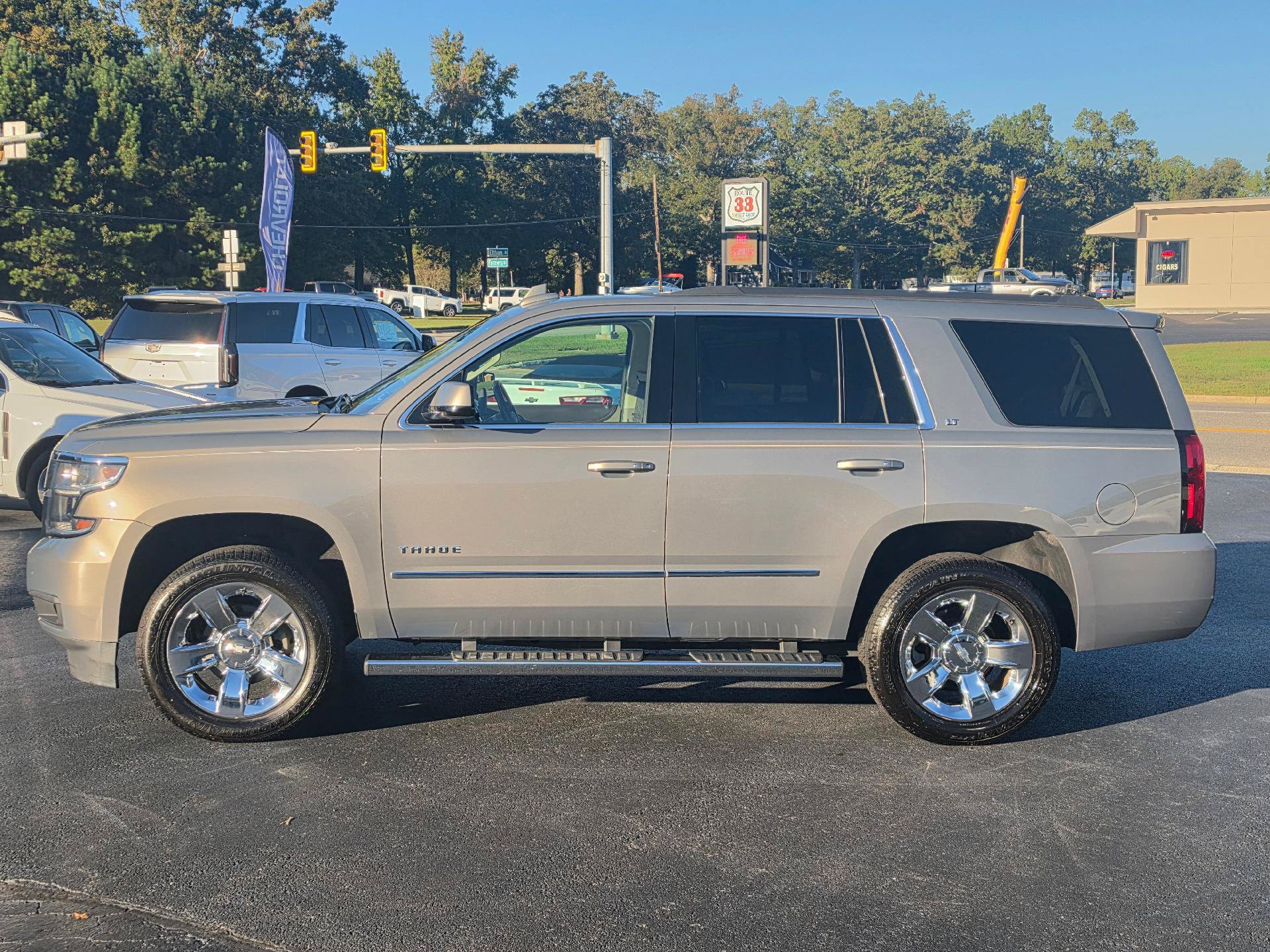 Used 2017 Chevrolet Tahoe LT w/ LT Signature Package AWD/4WD image 2