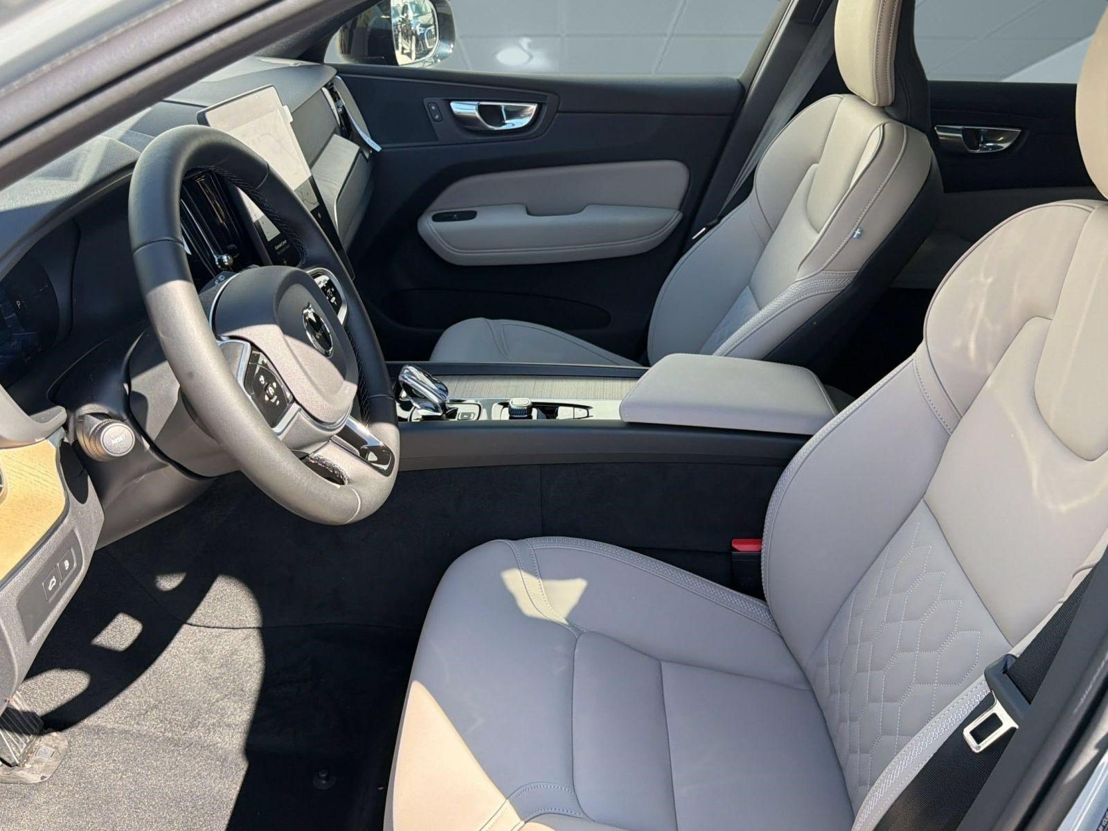 New 2026 Volvo XC60 T8 Plus w/ Protection Package Premier AWD/4WD image 5