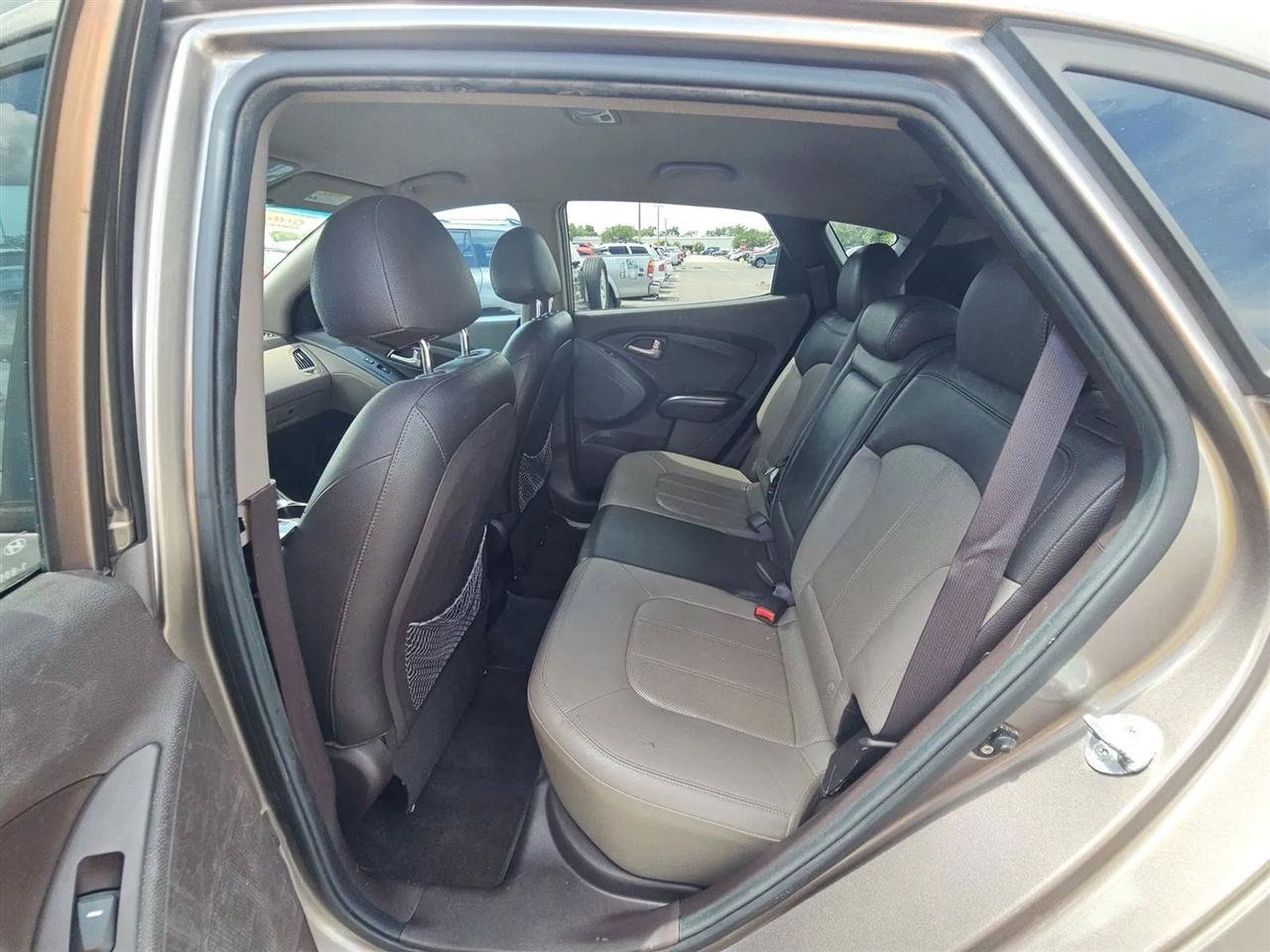 Used 2013 Hyundai Tucson Limited FWD image 12