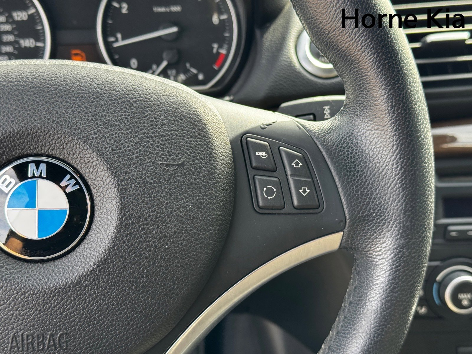 Used 2011 BMW 128i Convertible image 18