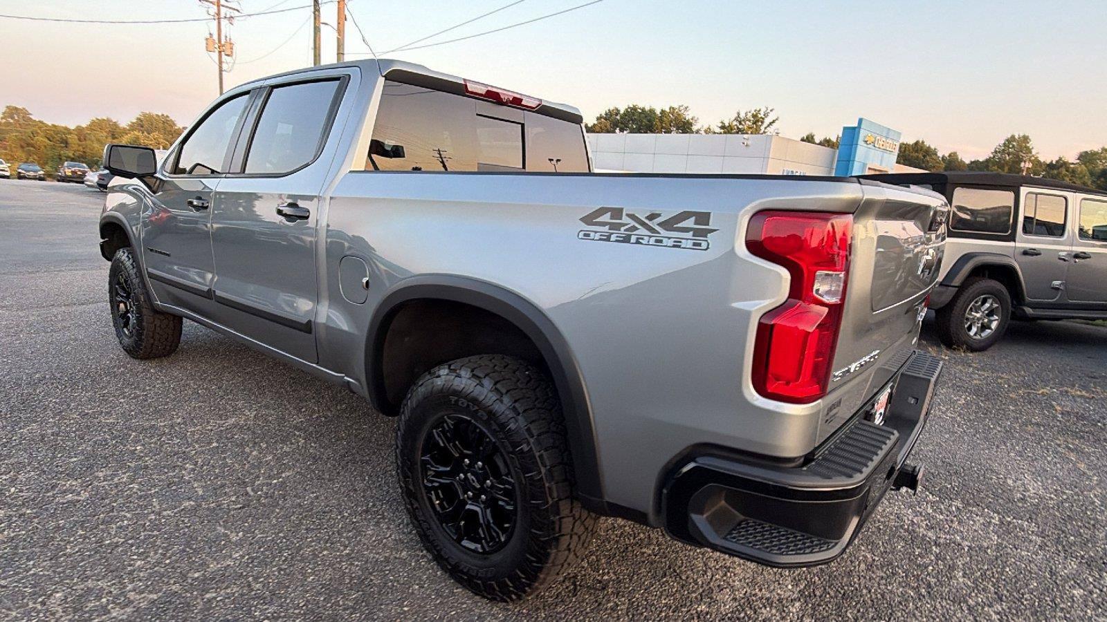 Used 2024 Chevrolet Silverado 1500 ZR2 w/ Technology Package AWD/4WD image 11