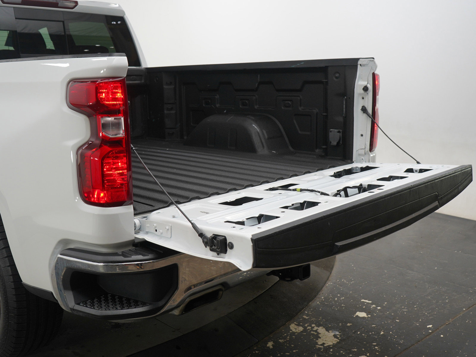 Used 2024 Chevrolet Silverado 1500 LT image 9