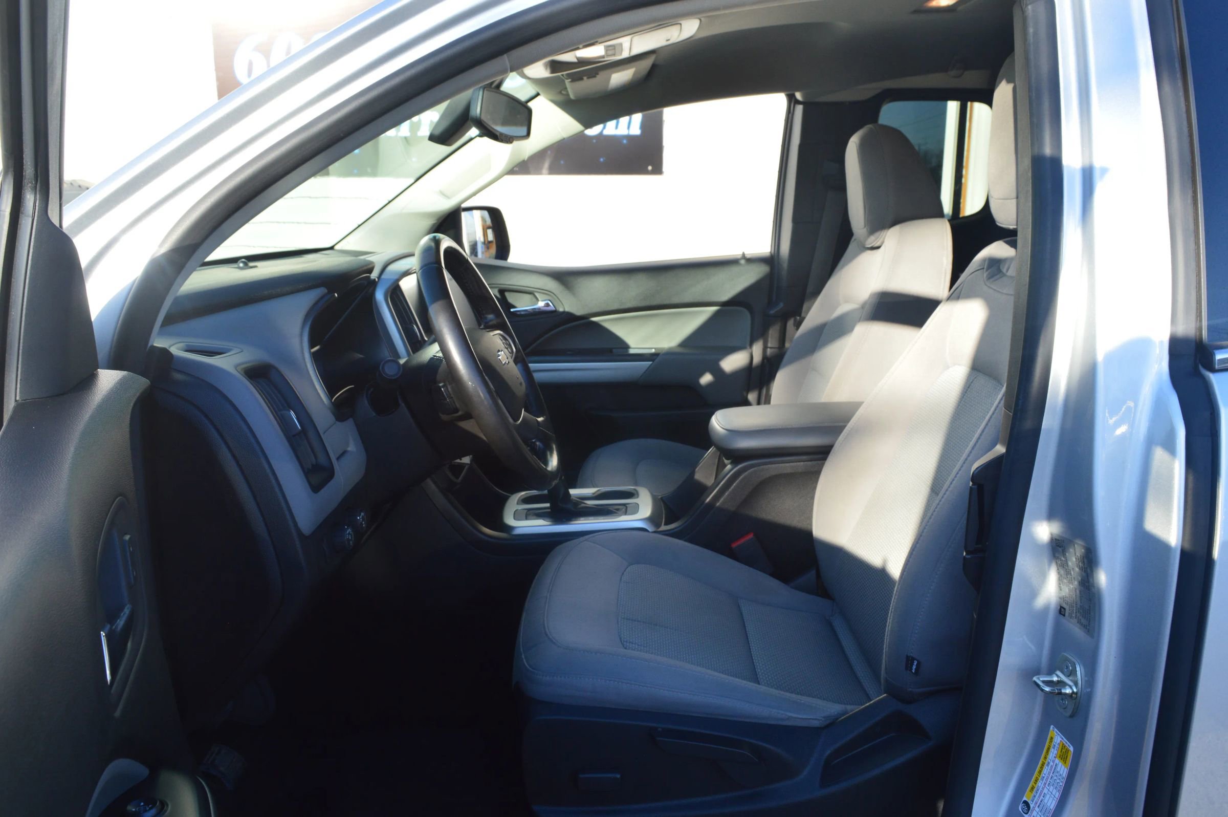 Used 2018 Chevrolet Colorado LT w/ LT Convenience Package image 10