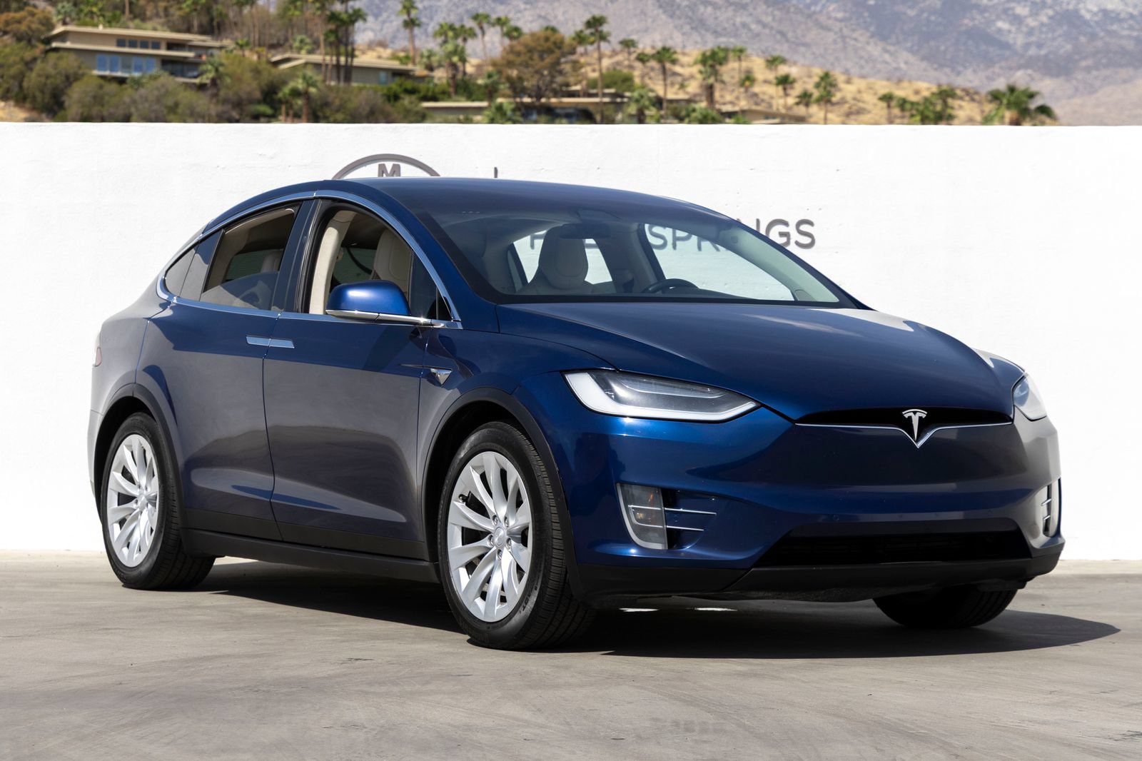 Used 2018 Tesla Model X 100D AWD/4WD image 2
