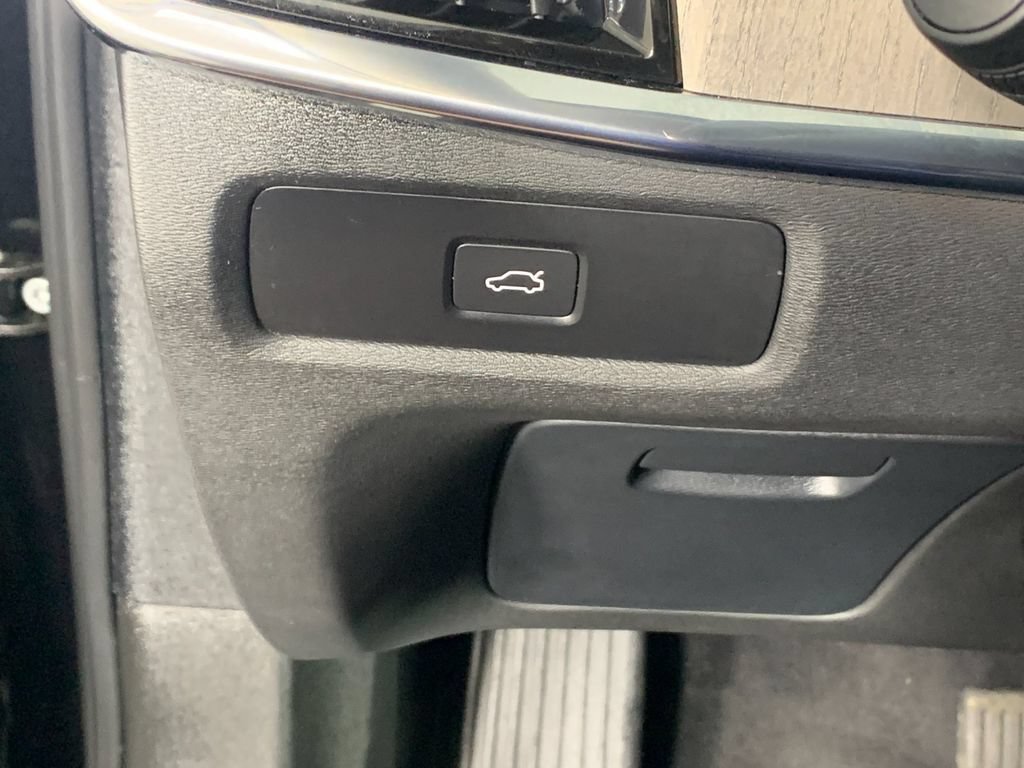 Used 2024 Volvo S90 B6 Plus AWD/4WD image 16