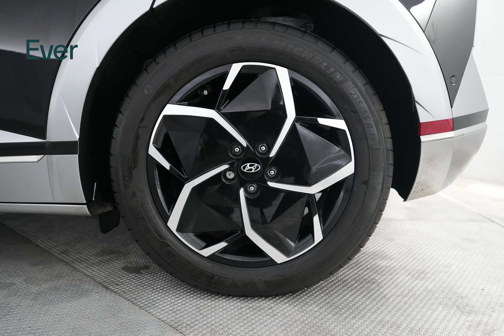 Used 2024 Hyundai Ioniq 5 Limited image 20