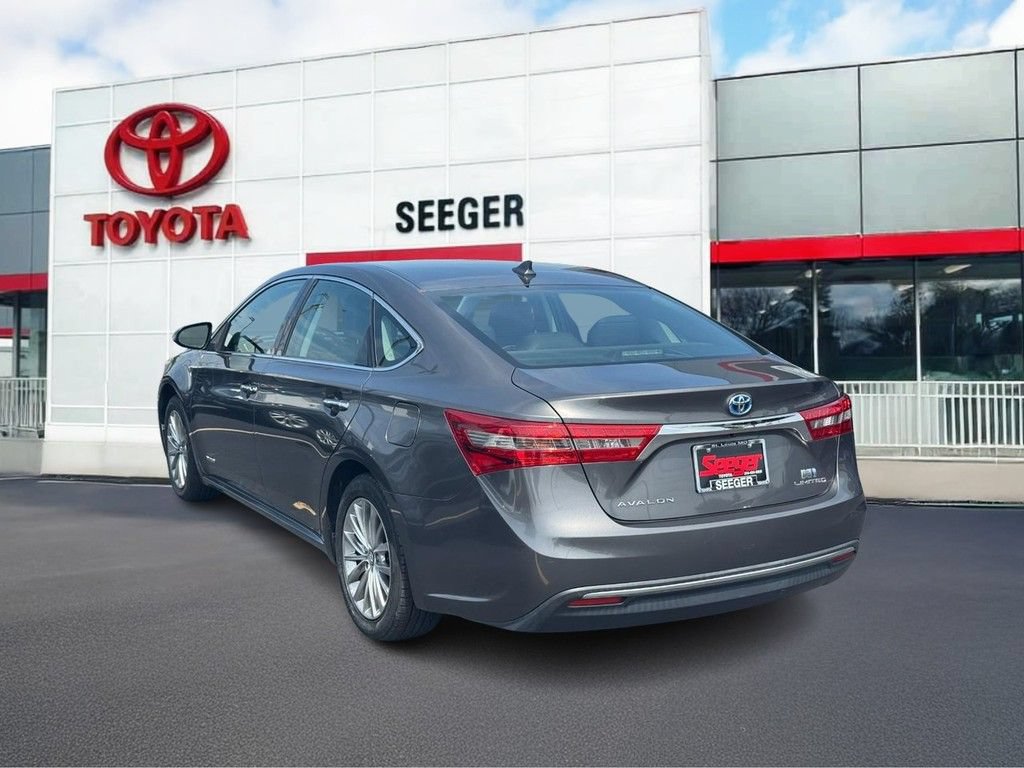 Used 2018 Toyota Avalon Limited FWD image 9