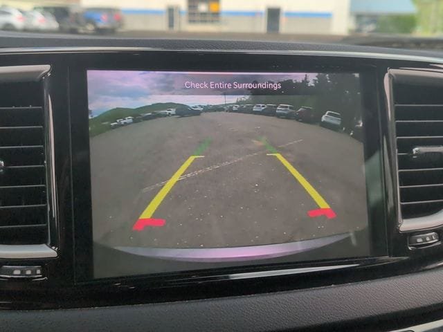 Used 2023 Chrysler Pacifica Touring-L FWD image 14