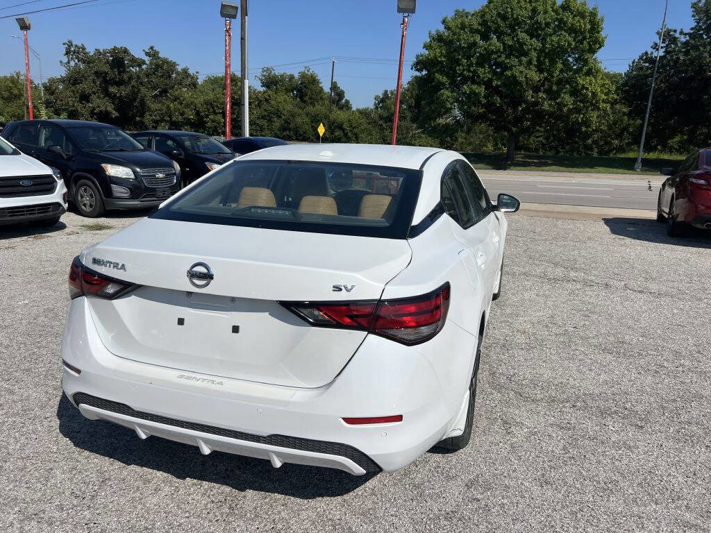 Used 2023 Nissan Sentra SV w/ SV Premium Package image 6