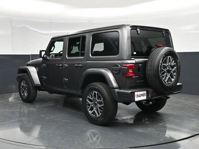 Used 2025 Jeep Wrangler Unlimited Sahara AWD/4WD image 2