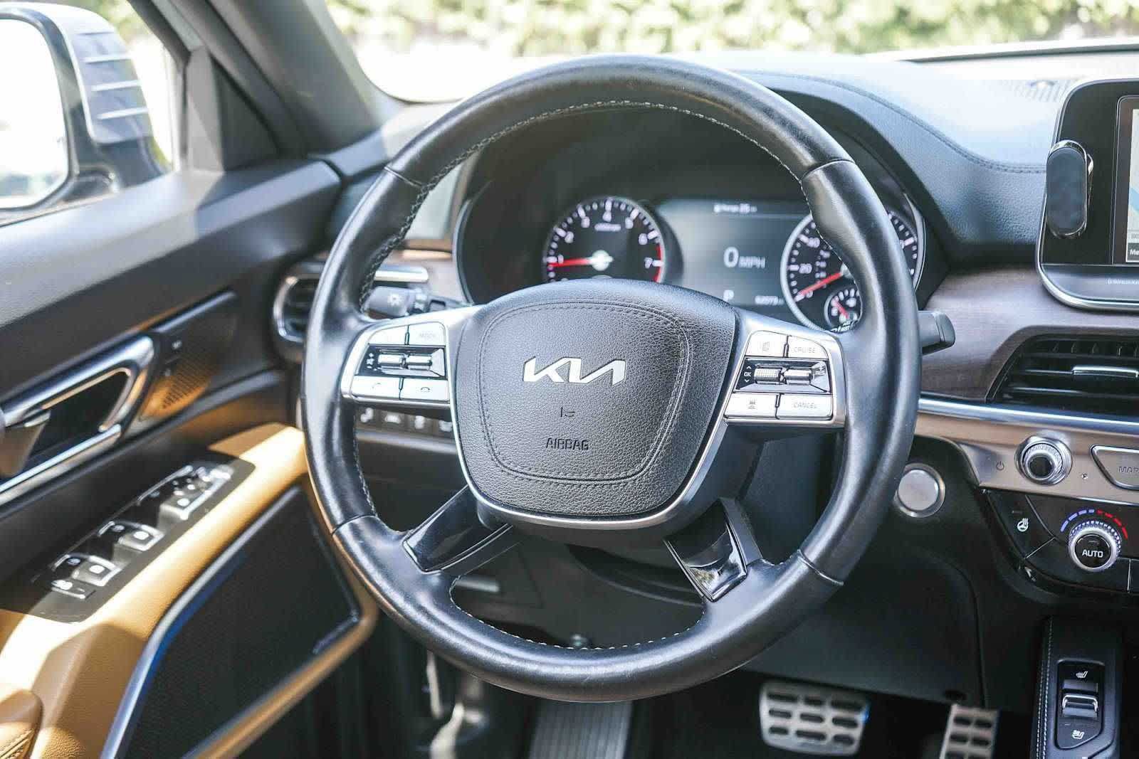 Used 2022 Kia Telluride SX w/ Nightfall Edition Package AWD/4WD image 15