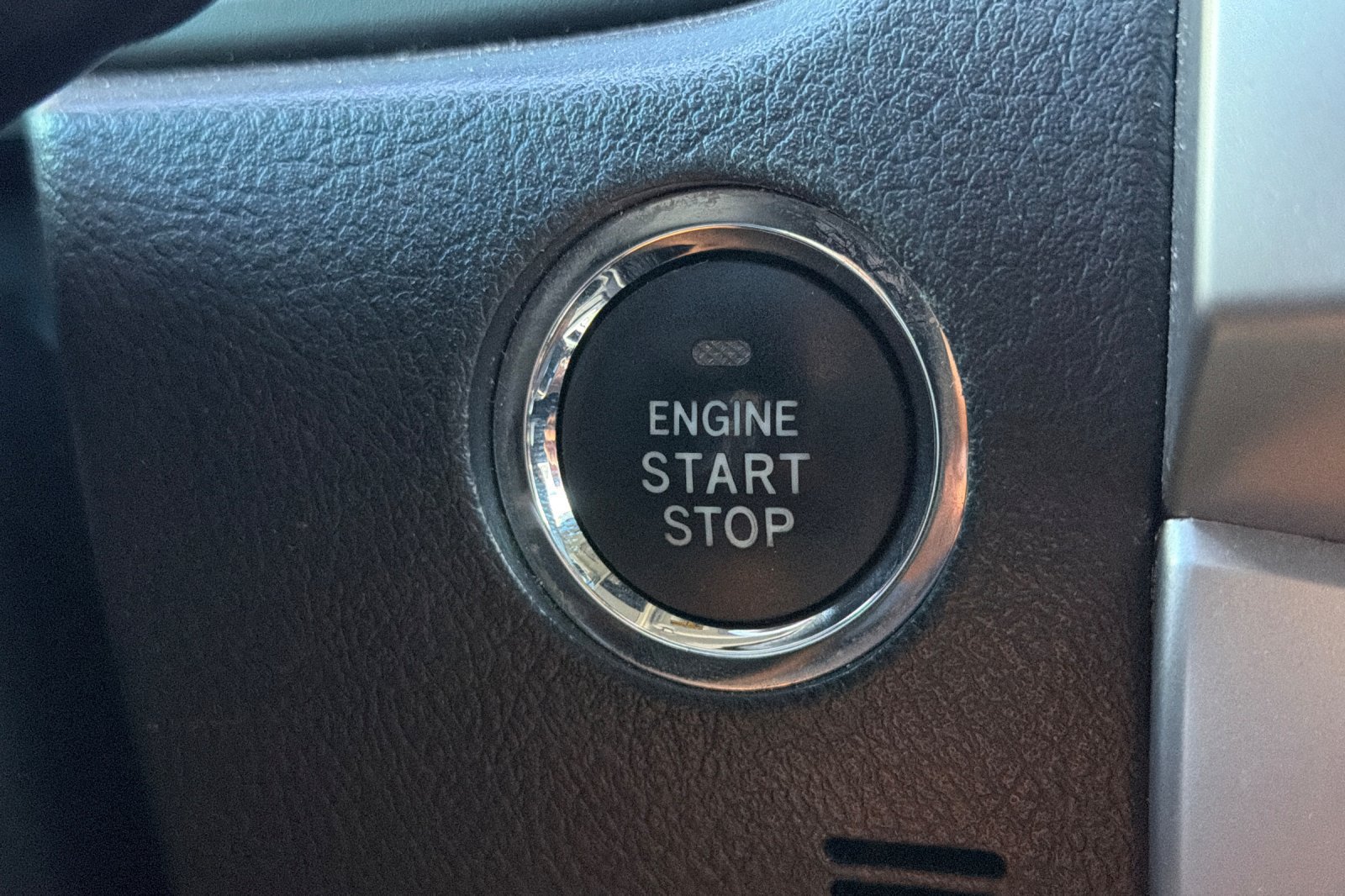 Used 2016 Toyota 4Runner Limited AWD/4WD image 28