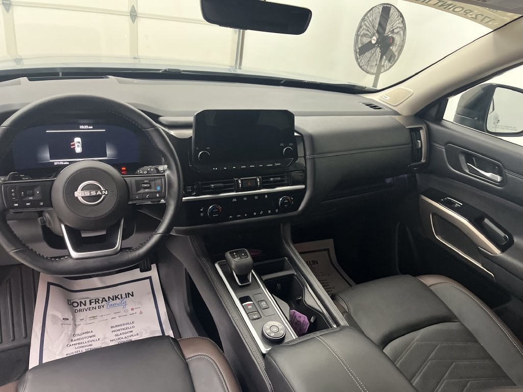 Certified 2025 Nissan Pathfinder Platinum w/ Cargo Package AWD/4WD image 14