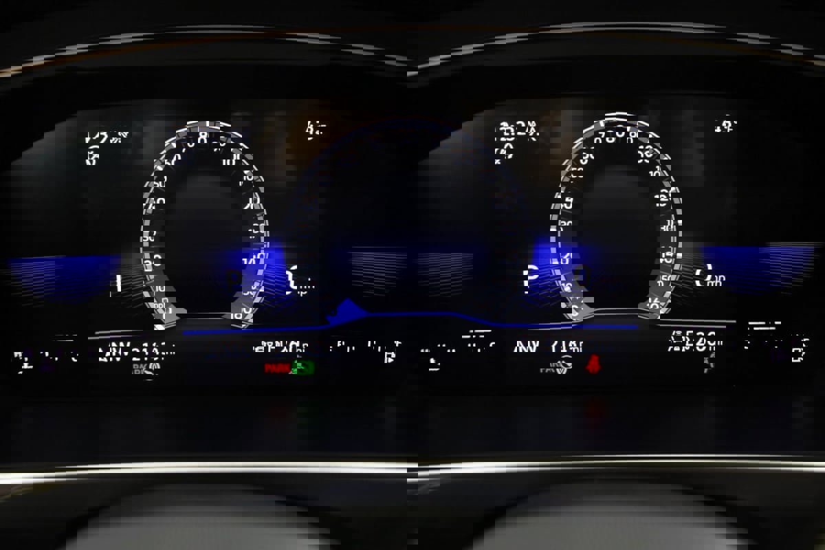 Used 2024 Volkswagen Tiguan SE image 18