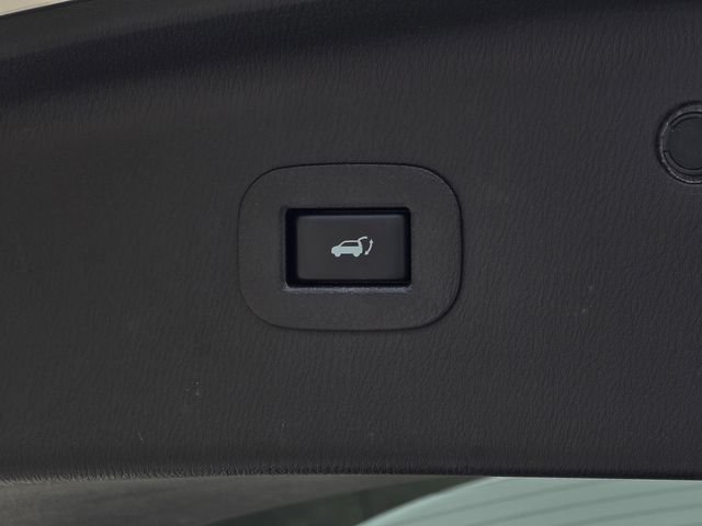 Used 2017 INFINITI QX80 2WD w/ Deluxe Technology Package image 10
