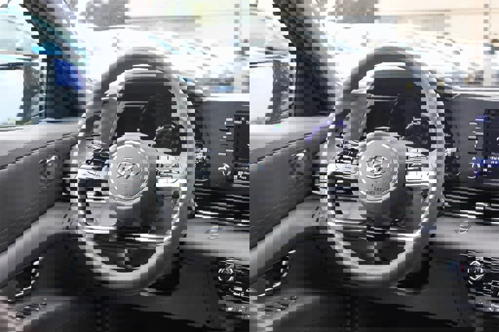 Used 2023 Hyundai Elantra Blue w/ Cargo Package image 17