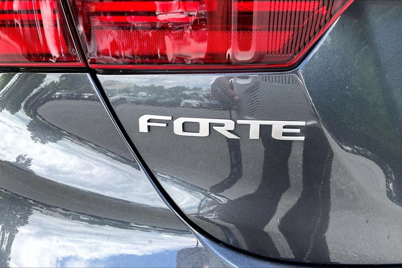 Used 2023 Kia Forte GT-Line w/ GT-Line Premium Package FWD image 10