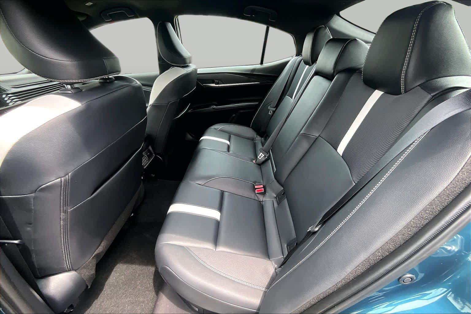 Used 2025 Toyota Camry SE w/ Convenience Package AWD/4WD image 19