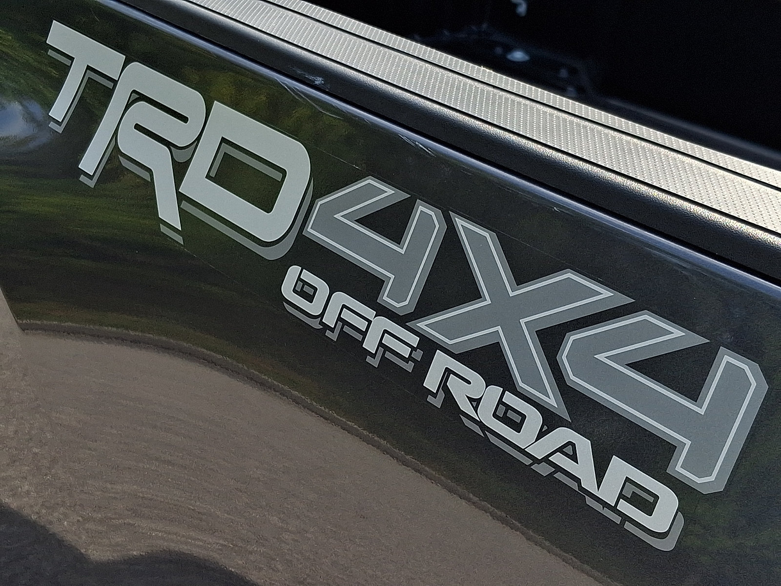 Used 2023 Toyota Tacoma TRD Off-Road w/ Technology Package AWD/4WD image 30