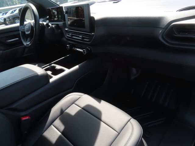 Used 2025 Chevrolet Silverado EV W/T AWD/4WD image 39