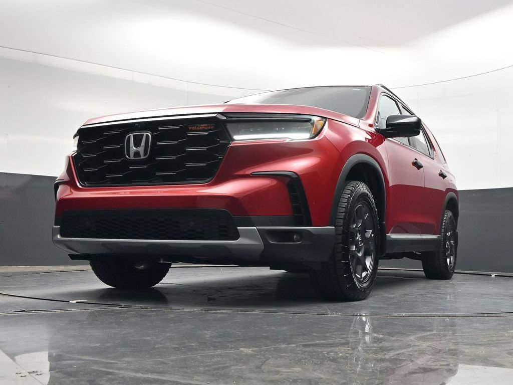 Certified 2025 Honda Pilot TrailSport image 41