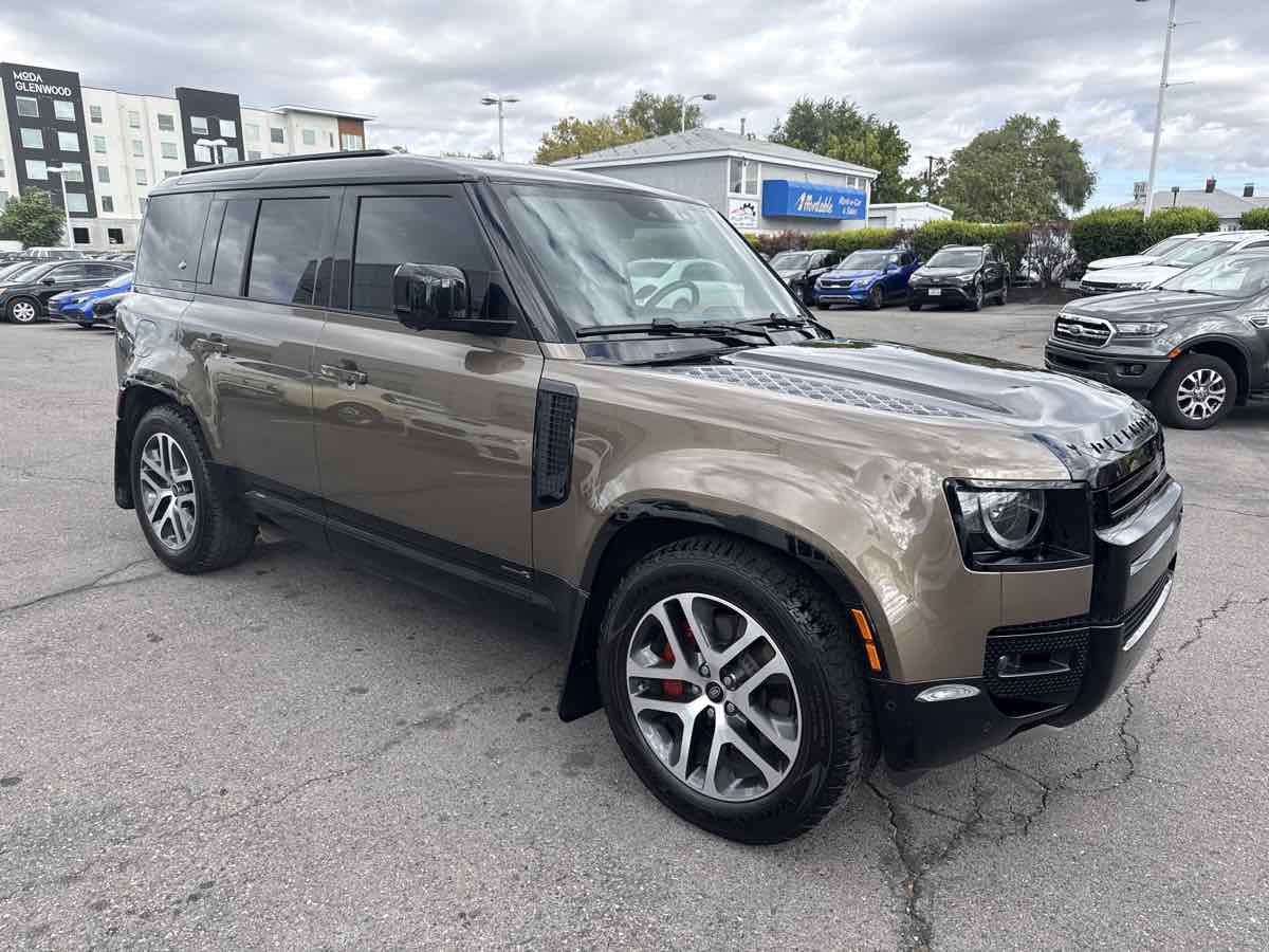 Used 2024 Land Rover Defender 110 X AWD/4WD image 4