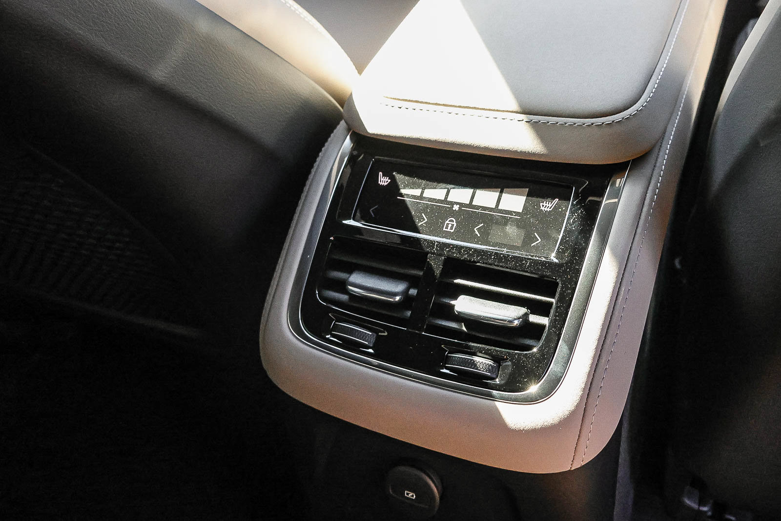 New 2026 Volvo XC90 T8 Ultra w/ Lounge Package AWD/4WD image 20