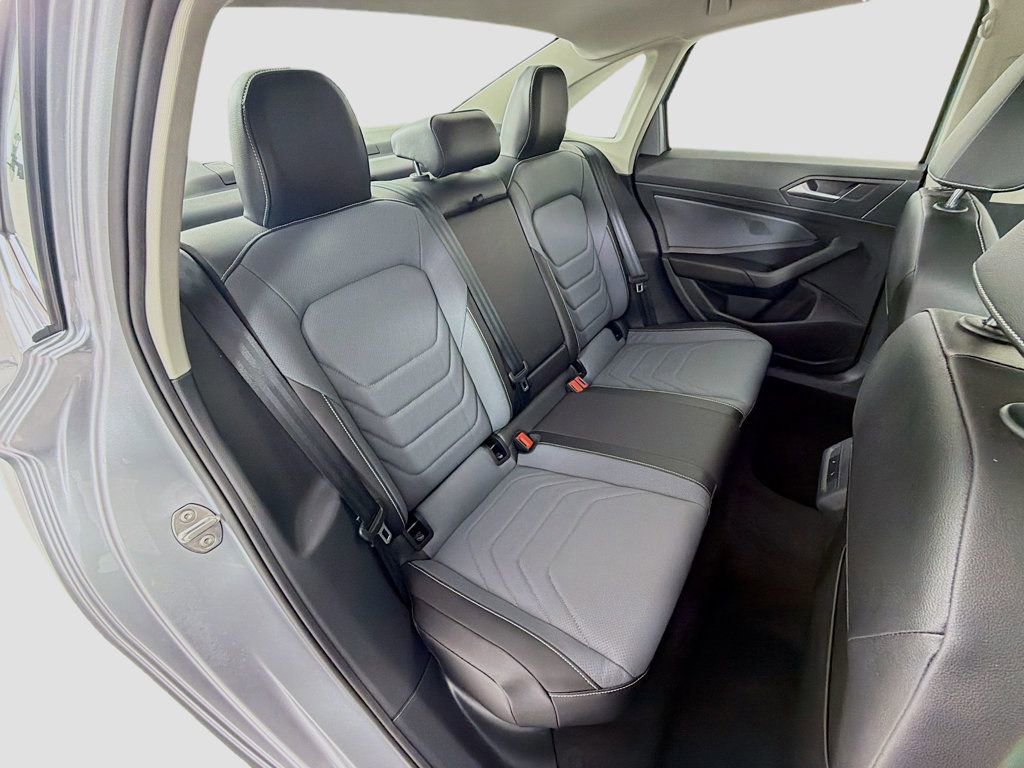 Used 2025 Volkswagen Jetta SEL image 29