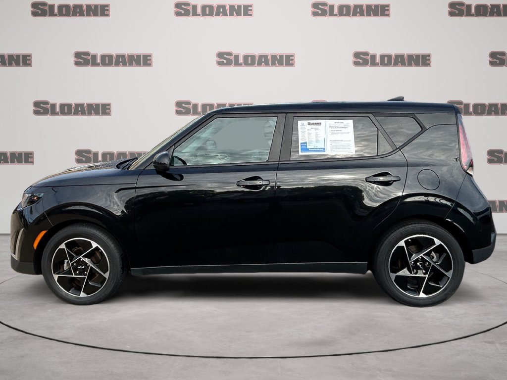 Used 2023 Kia Soul EX FWD image 2