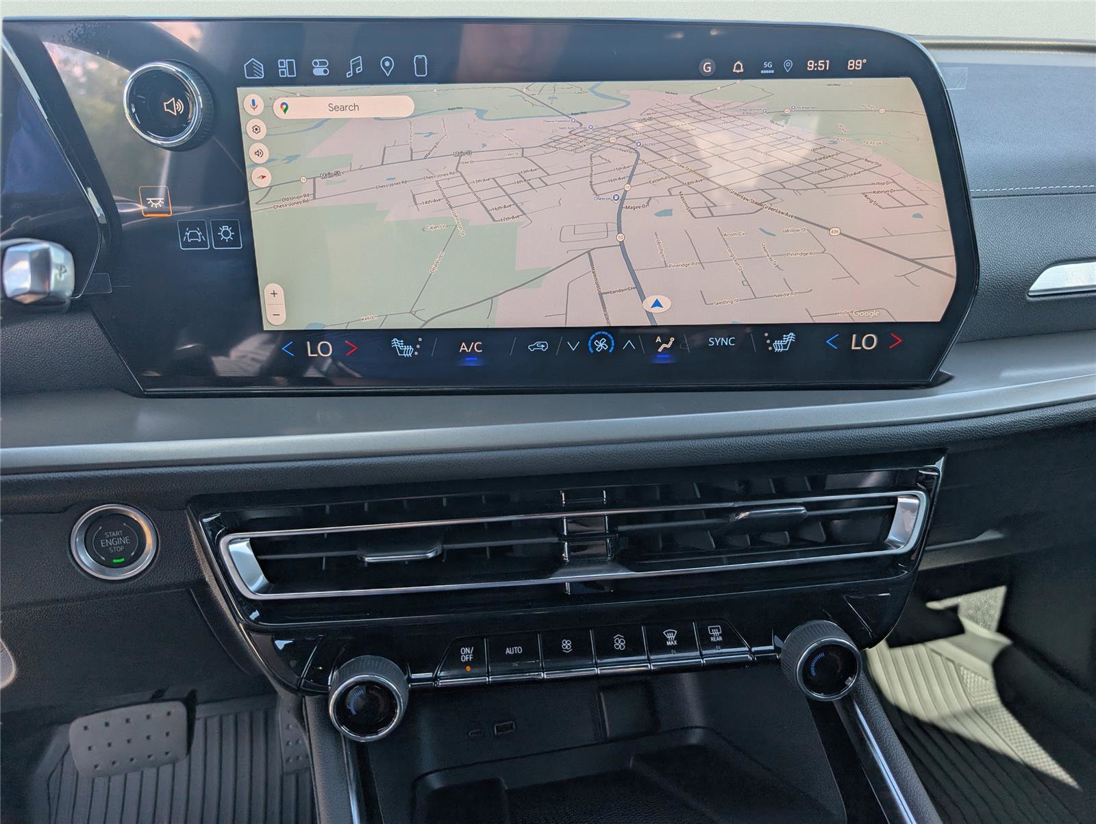 New 2026 Chevrolet Traverse LT w/ Sun and Wheel Package FWD image 31