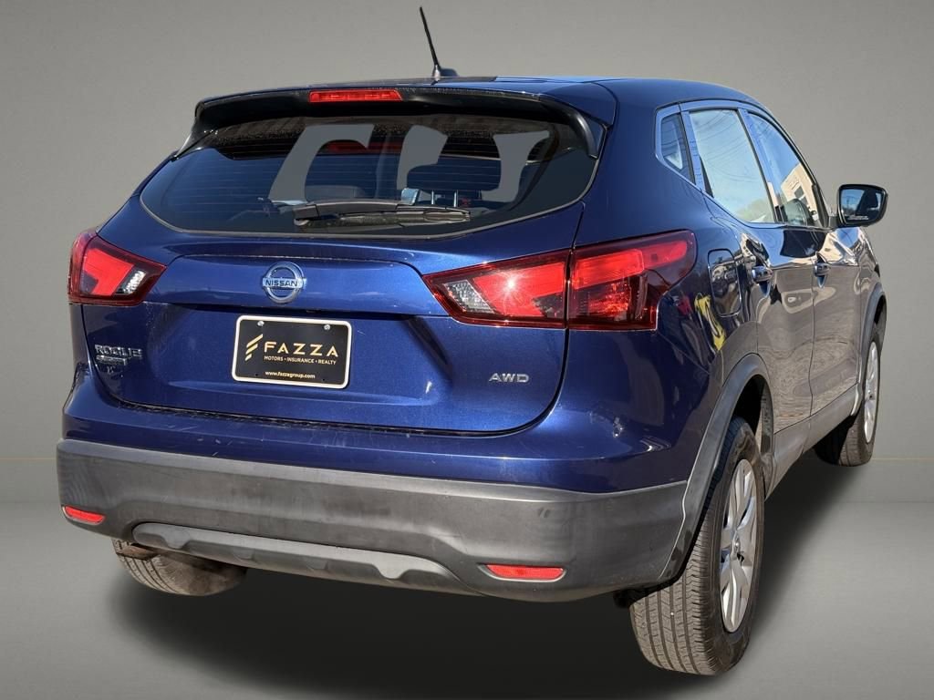 Used 2018 Nissan Rogue Sport S image 5